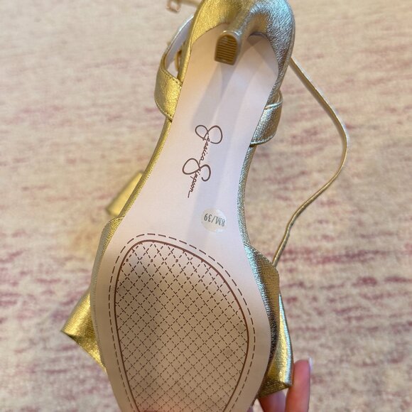 Jessica Simpson Gold Bow Heels - Picture 3 of 3